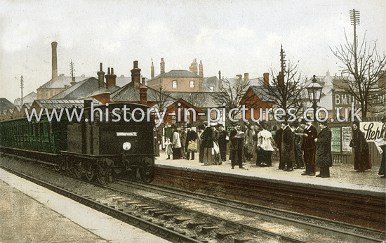 Hoe Street Station, Walthamstow, London. c.1906